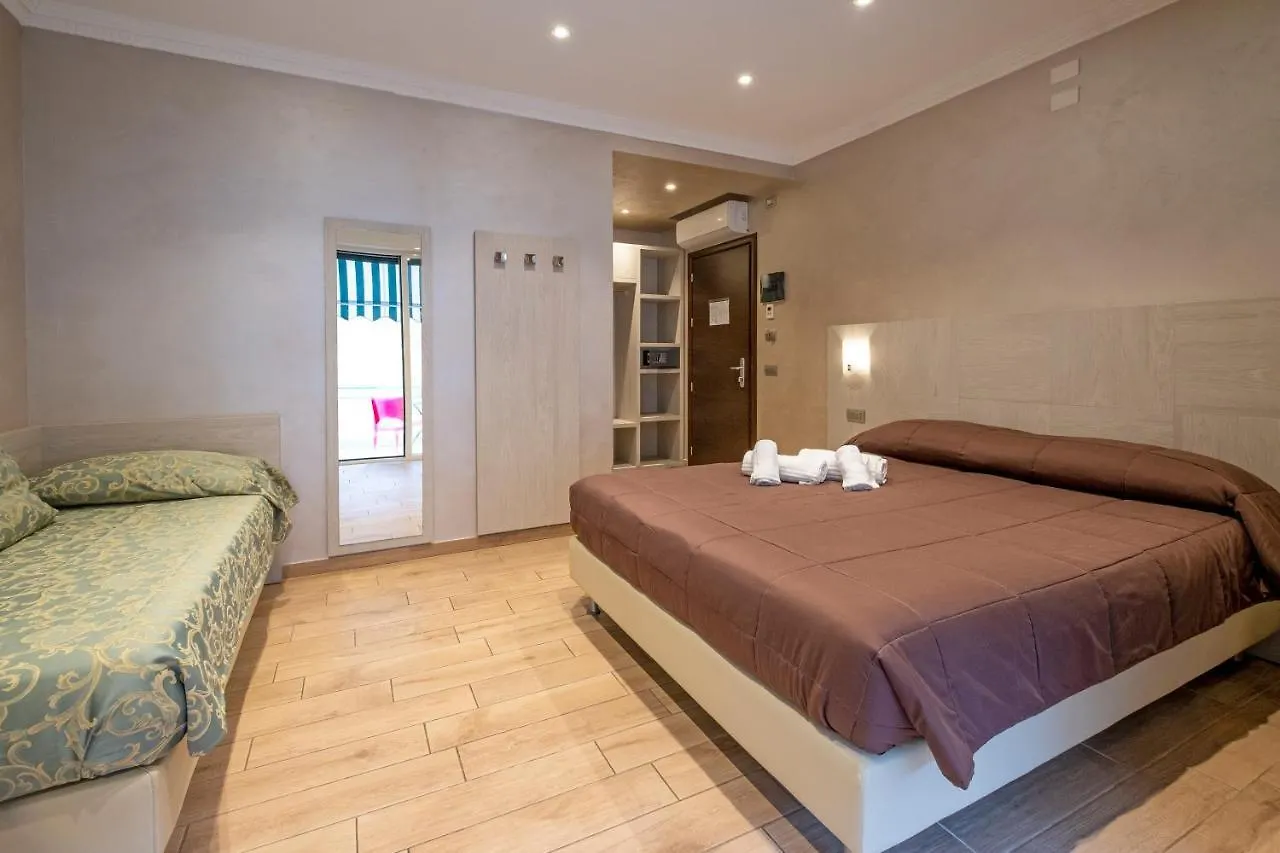 Nana Hotel Sanremo 0*,  Italien